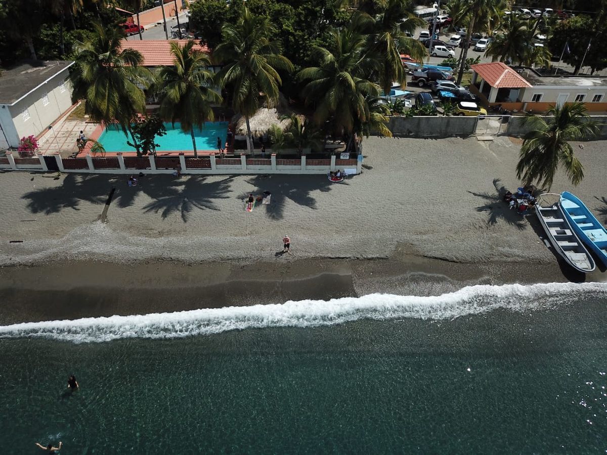 casas vacacionales y villas - Villa en playa Palmar de Ocoa con 4 habitaciones