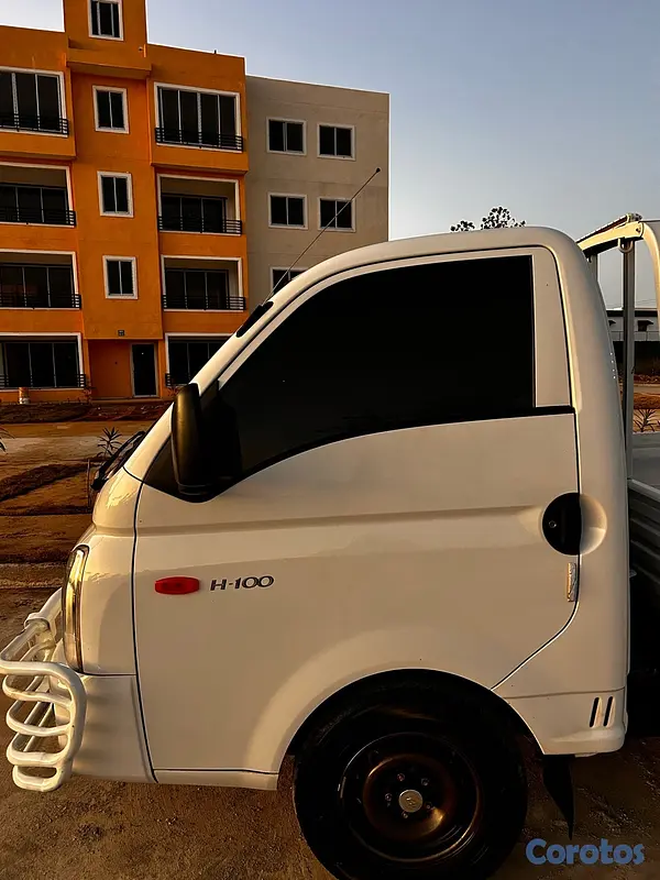 camiones y vehiculos pesados - Hyundai H100 2023 2