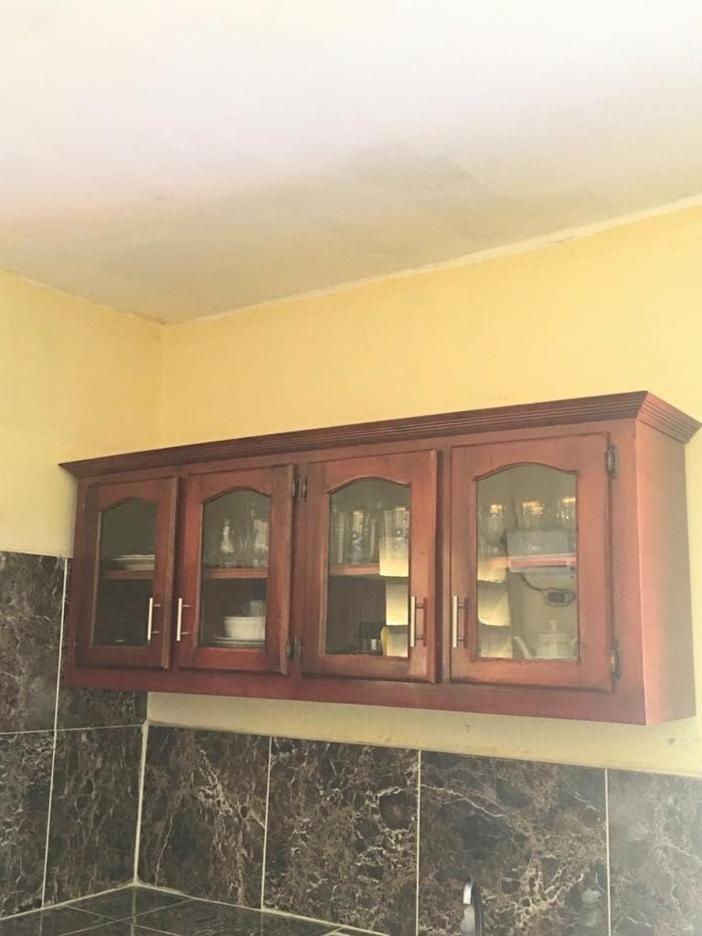 cocina - Gabinete de cuatro puertas para cocina con cristal  0