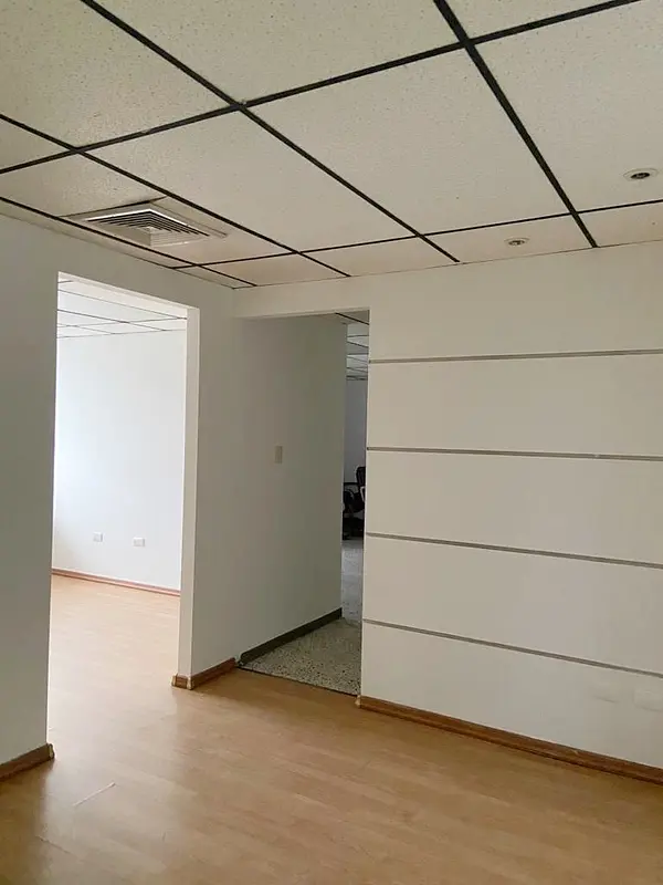 oficinas y locales comerciales - Local en la Esperilla 2