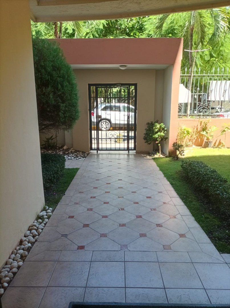 apartamentos - Se vende apartamento en Naco 8