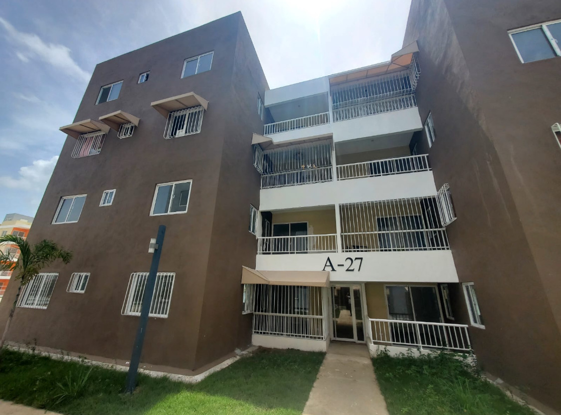 casas - APARTAMENTO EN PRIMER PISO CON HIERROS EN STO DGO ESTE