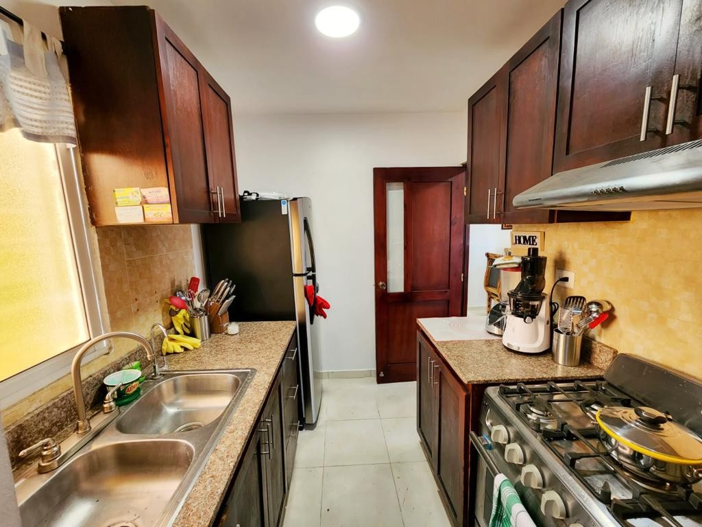 apartamentos - Vendo Oportunidad Apartamento, 4to. Piso con Terraza, Residencial en Alameda  5