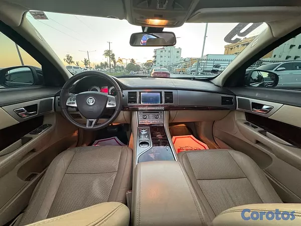 carros - Jaguar XF 2009 5