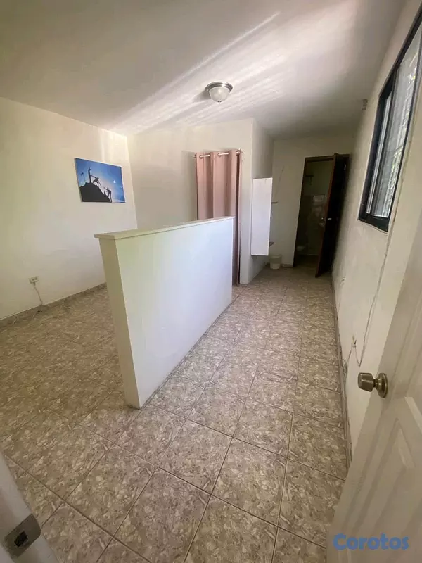 oficinas y locales comerciales - ALQUILÓ local para oficinas o comercial próximo al león Jiménez  3