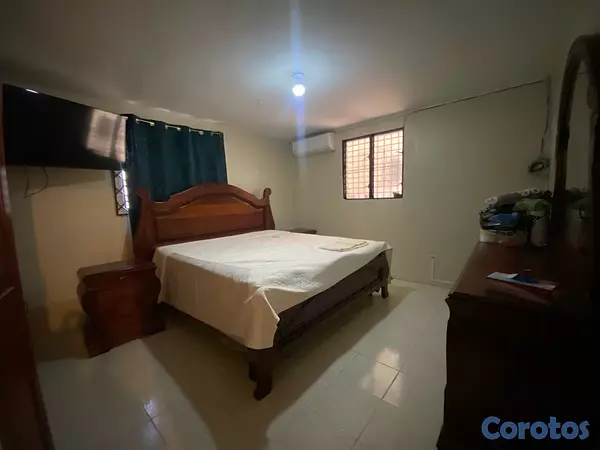 casas - Espaciosa casa de venta en Los Alamos, Santiago  6