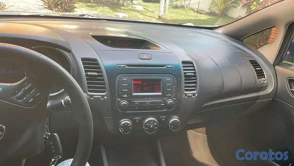 carros - kia forte 2014 7