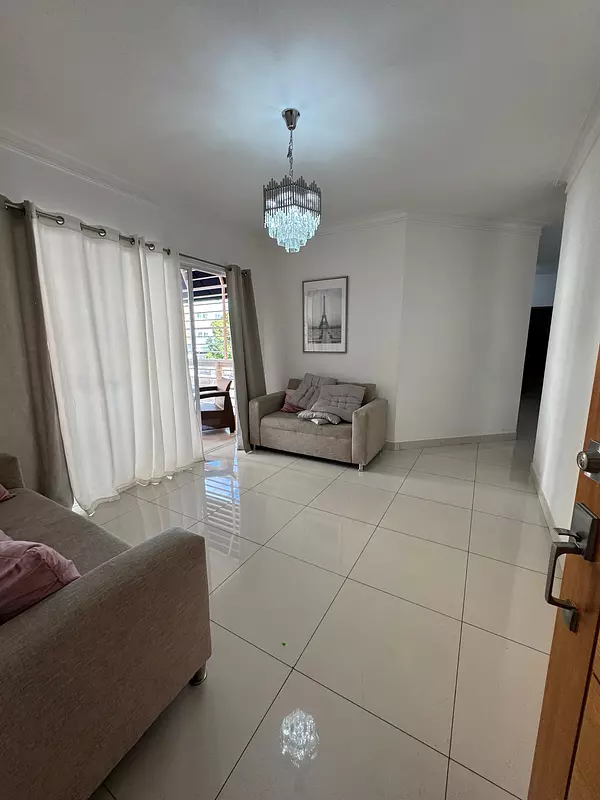 apartamentos - Vendo Apartamento 2do nivel en Villa Aura 6