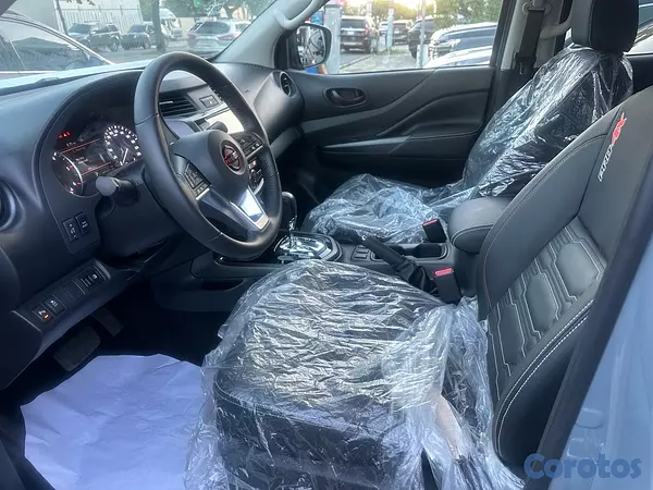 jeepetas y camionetas - Nissan Navara 4X PRO 2026  0KM. 8