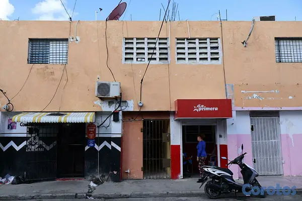 oficinas y locales comerciales - Oportunidad de Inversión – Local Comercial en Vent 5