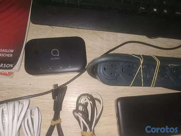 otros electronicos -  libro top notch y vendo un teclado 4
