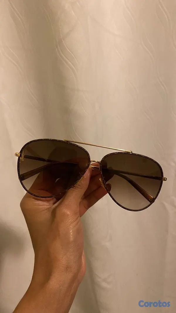 joyas, relojes y accesorios - Vendo hermosos lentes Louis Vuitton de mujer nuevo 1