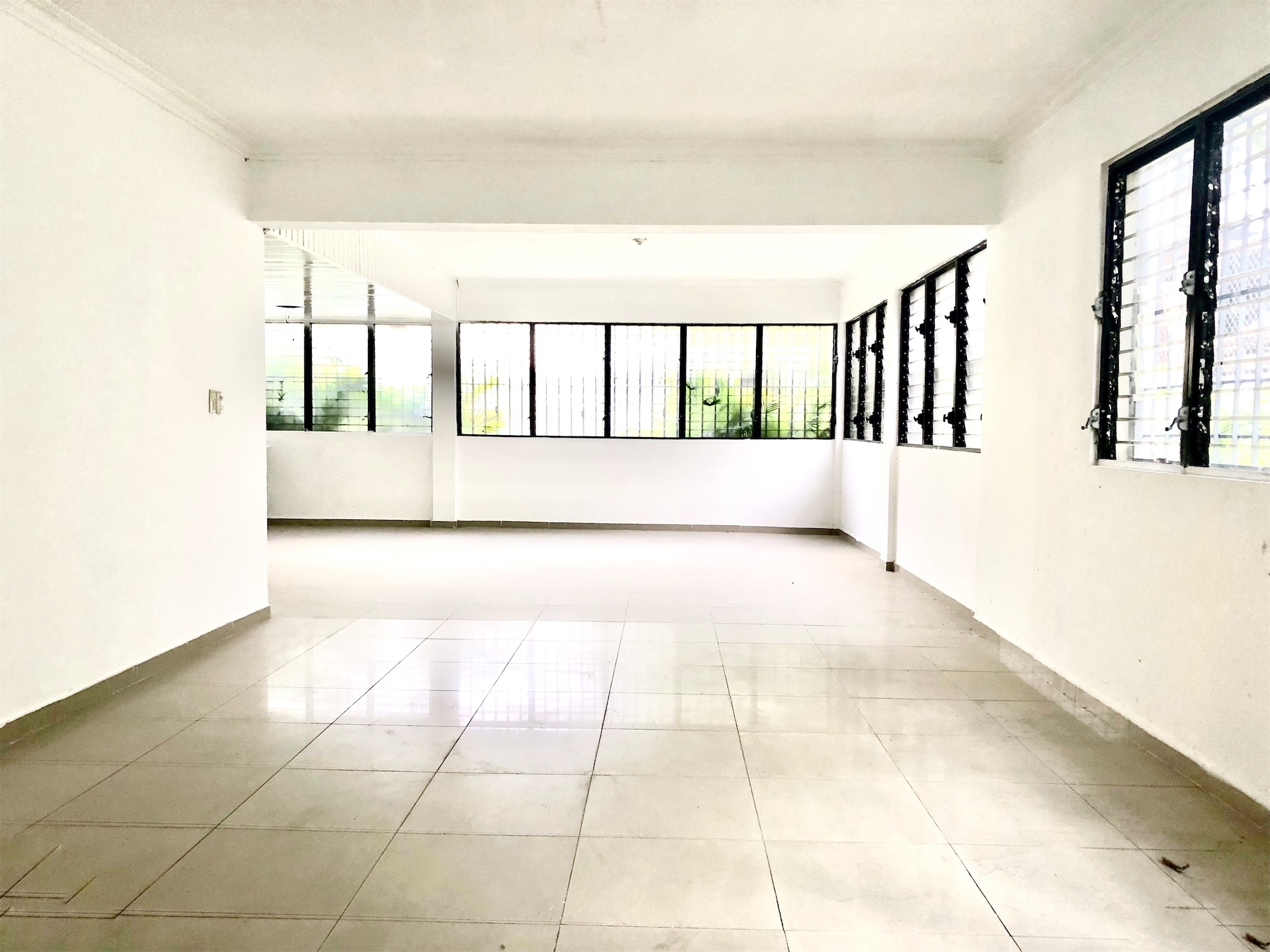 oficinas y locales comerciales - Local julieta 560m 6300 Us 3