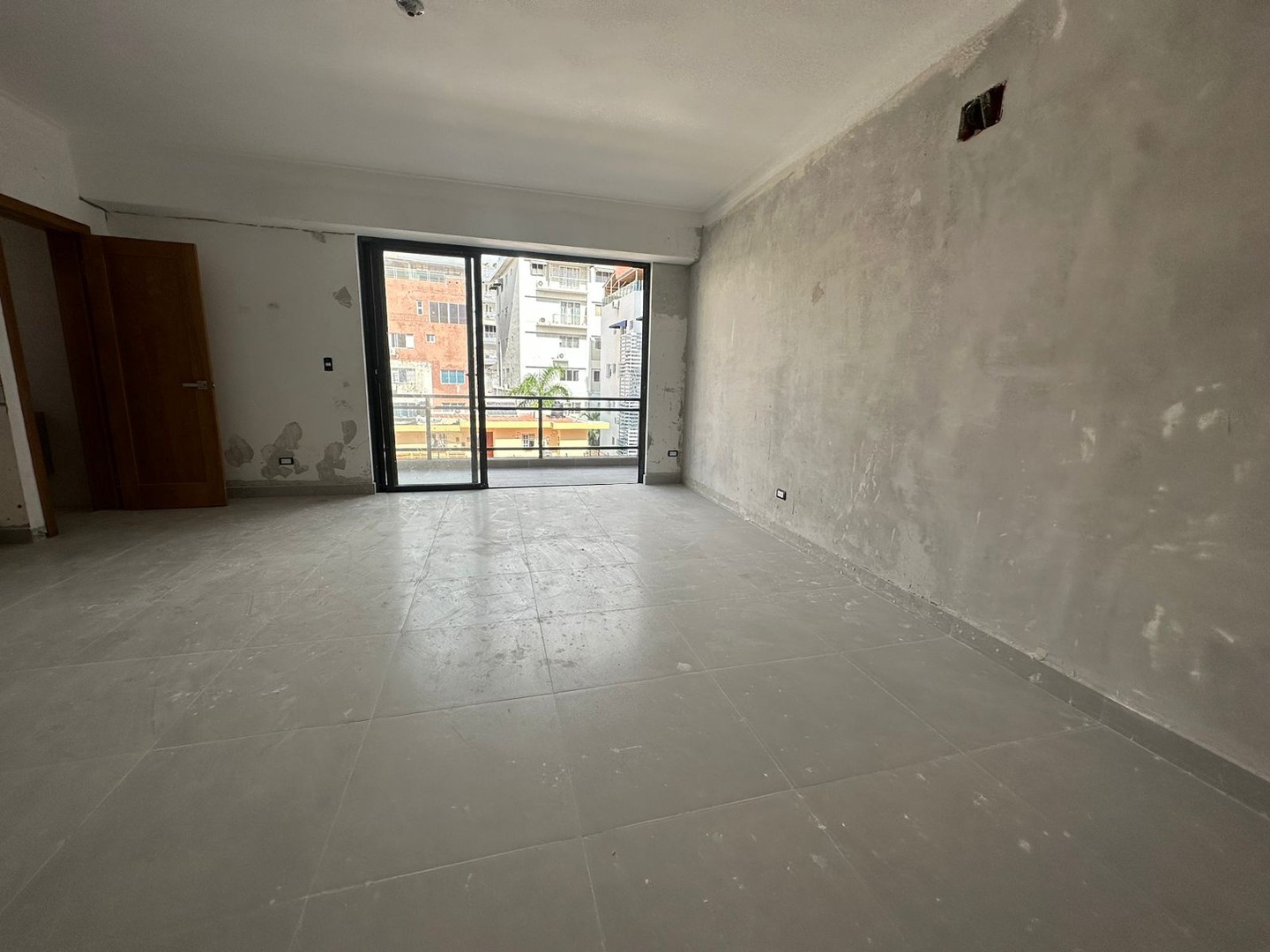 apartamentos - Vendo Mirador Norte, piso 4 precio. 3 habitaciones con su baño 2