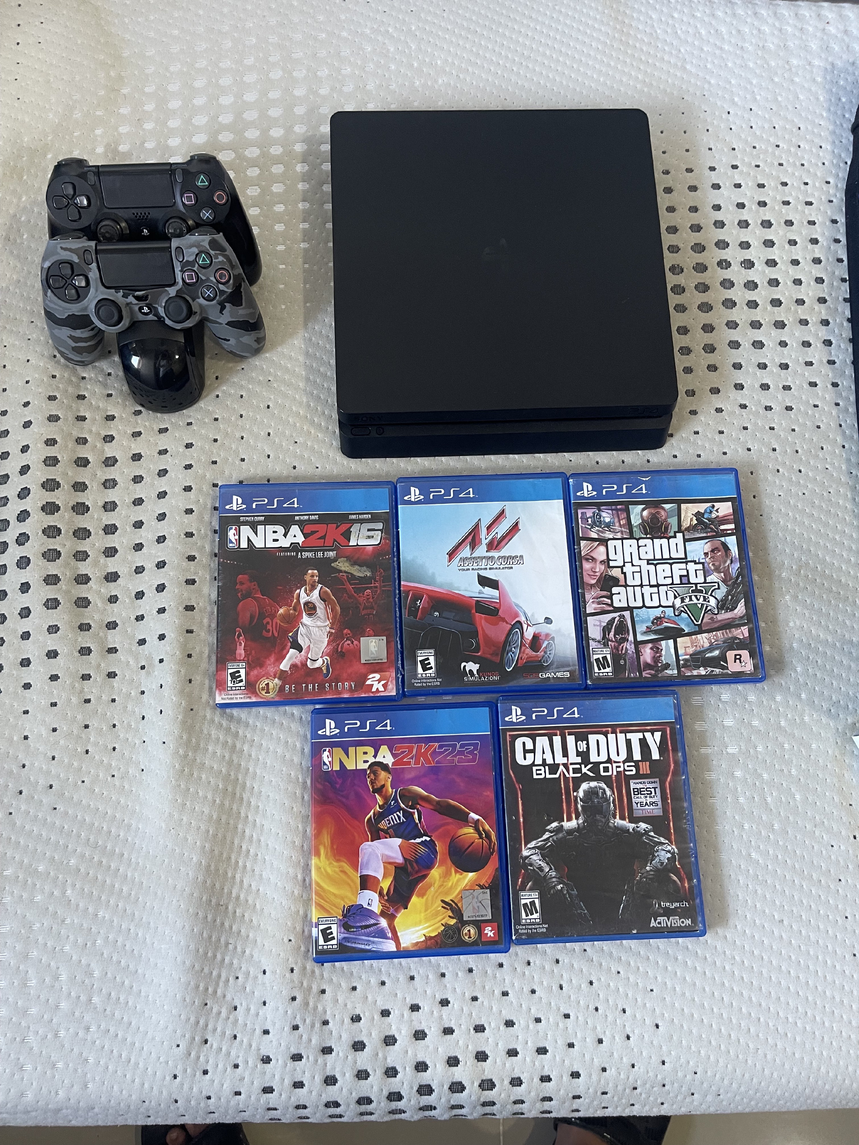 consolas y videojuegos - Ps4 Slim



 3