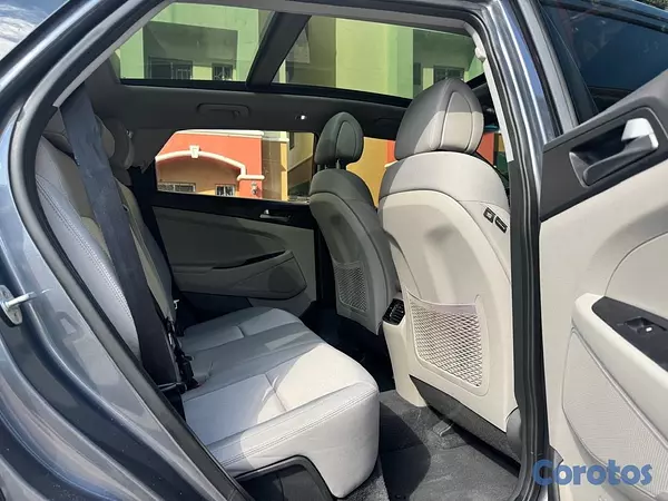 jeepetas y camionetas - Hyunda tucson 4*2 año 2017 12
