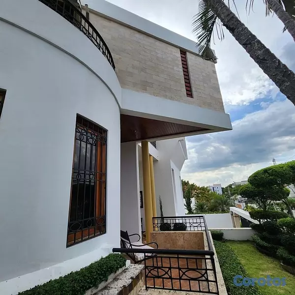 casas - Amplia hermosa Casa Cerro Alto, Santiago 4