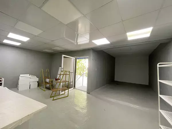 oficinas y locales comerciales - Alquiler local comercial en el millon 9
