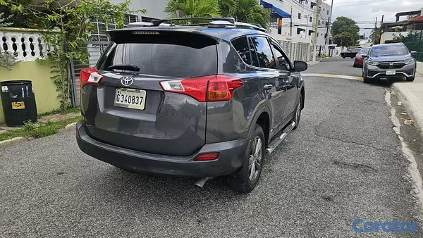 jeepetas y camionetas - Toyota rav4 2015 3