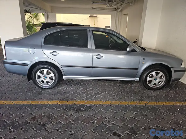 carros - VENTA  CARRO SKODA  7