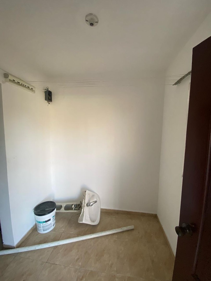 apartamentos - Alquilo amplio apto clásico/remodelado, 3er piso, en Renacimiento Código: PD174