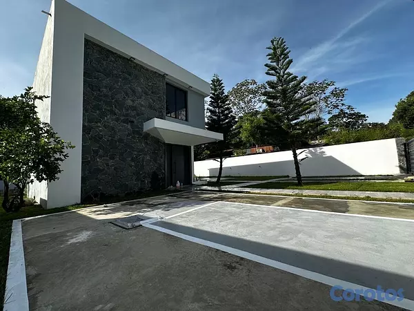 casas vacacionales y villas - Venta en Jarabacoa  2
