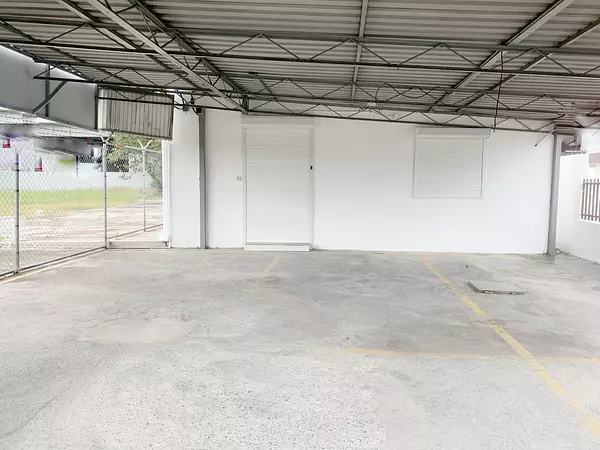 oficinas y locales comerciales - Local céntrico en el millon  3
