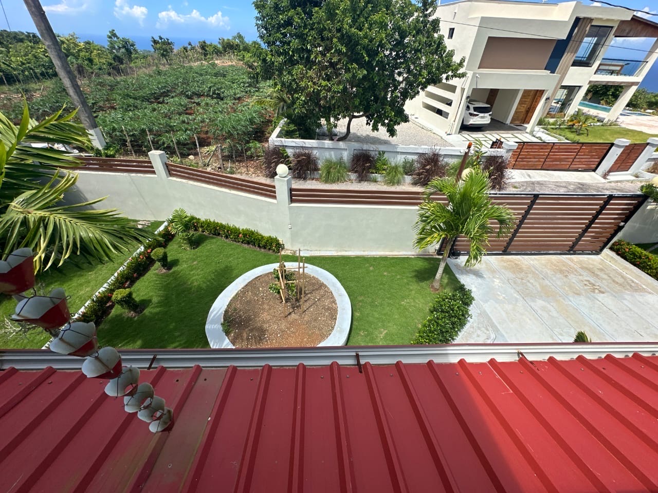 casas - casa vacacional de dos niveles en amplio terreno en Cabrera nagua vista al mar 2