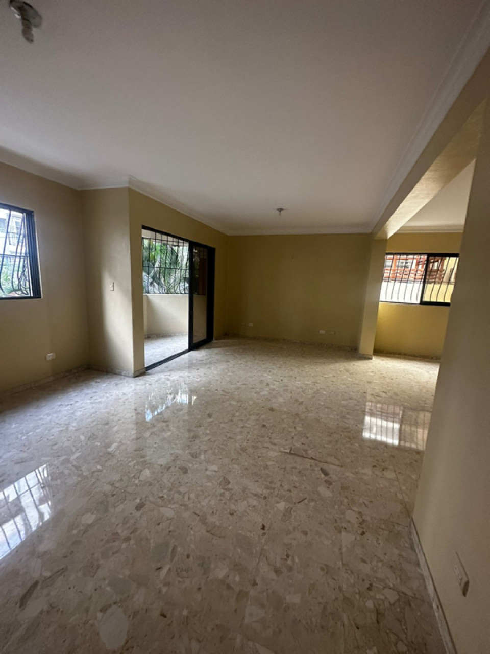 apartamentos - Se alquila apartamento en Bella Vista 1