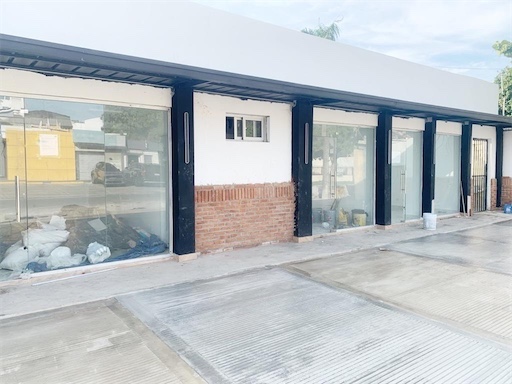 oficinas y locales comerciales - Local céntrico en los prados  2