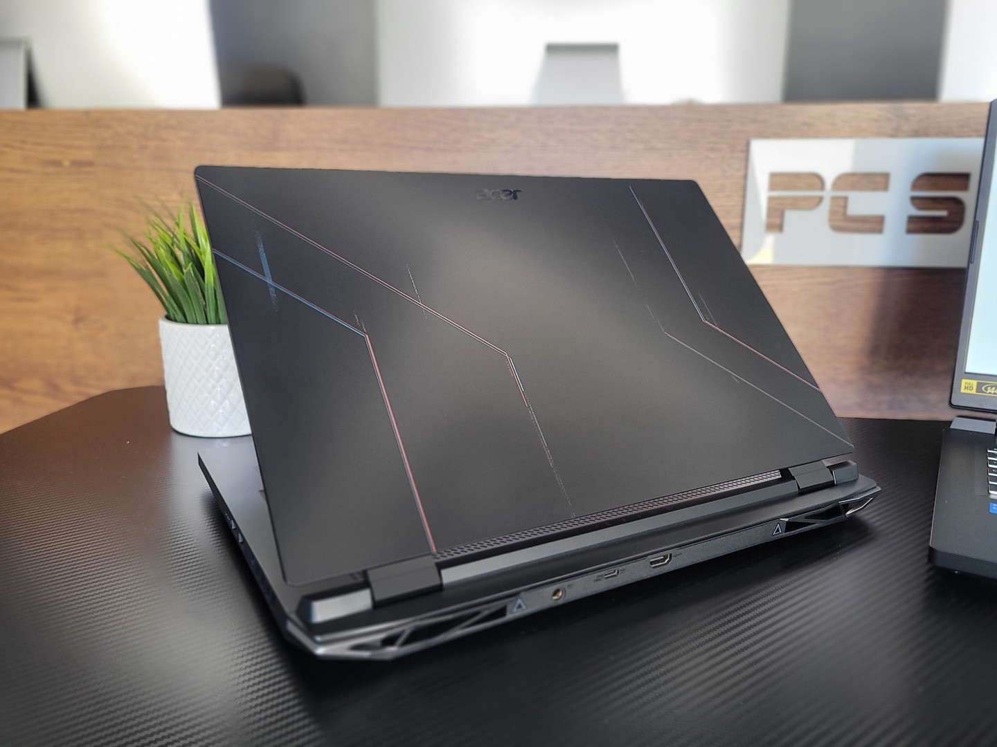 computadoras y laptops - Laptop GAMING GAMA ALTA  17 PLG RYZEN 7 6800H RTX 3060 1