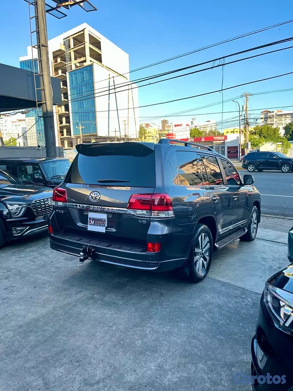 jeepetas y camionetas - Toyota Land Cruiser VXR 2020 7