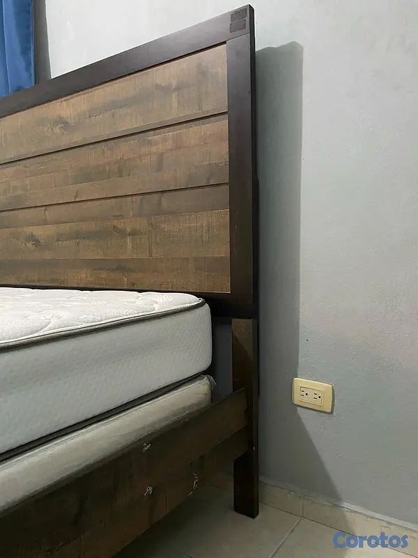 muebles y colchones - Cama Queen Size como nueva 3