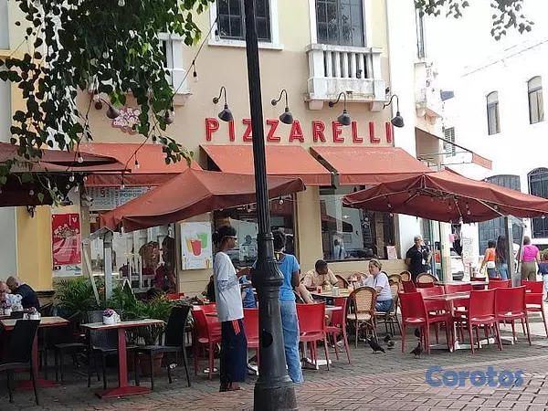 apartamentos - En Venta Edificio Comercial Frente a la Catedral Genera US$114,060 anual 10