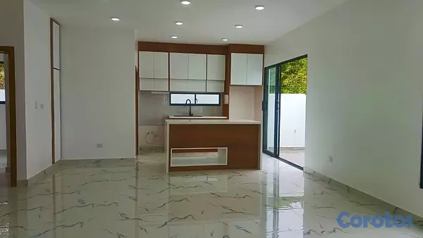 casas - Casa hermosa y espaciosa de venta en Corona Plaza  7