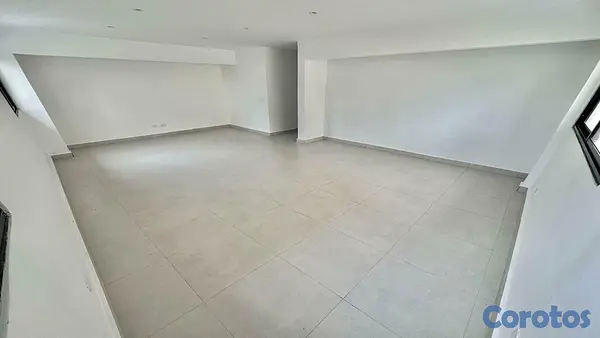oficinas y locales comerciales - Local Comercial Nuevo en La Julia 10