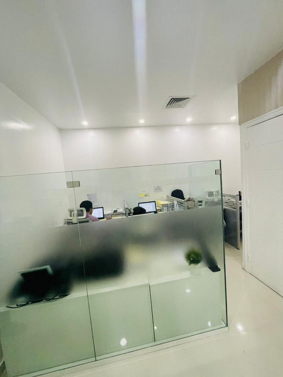 oficinas y locales comerciales - Local en evaristo morales en venta  5