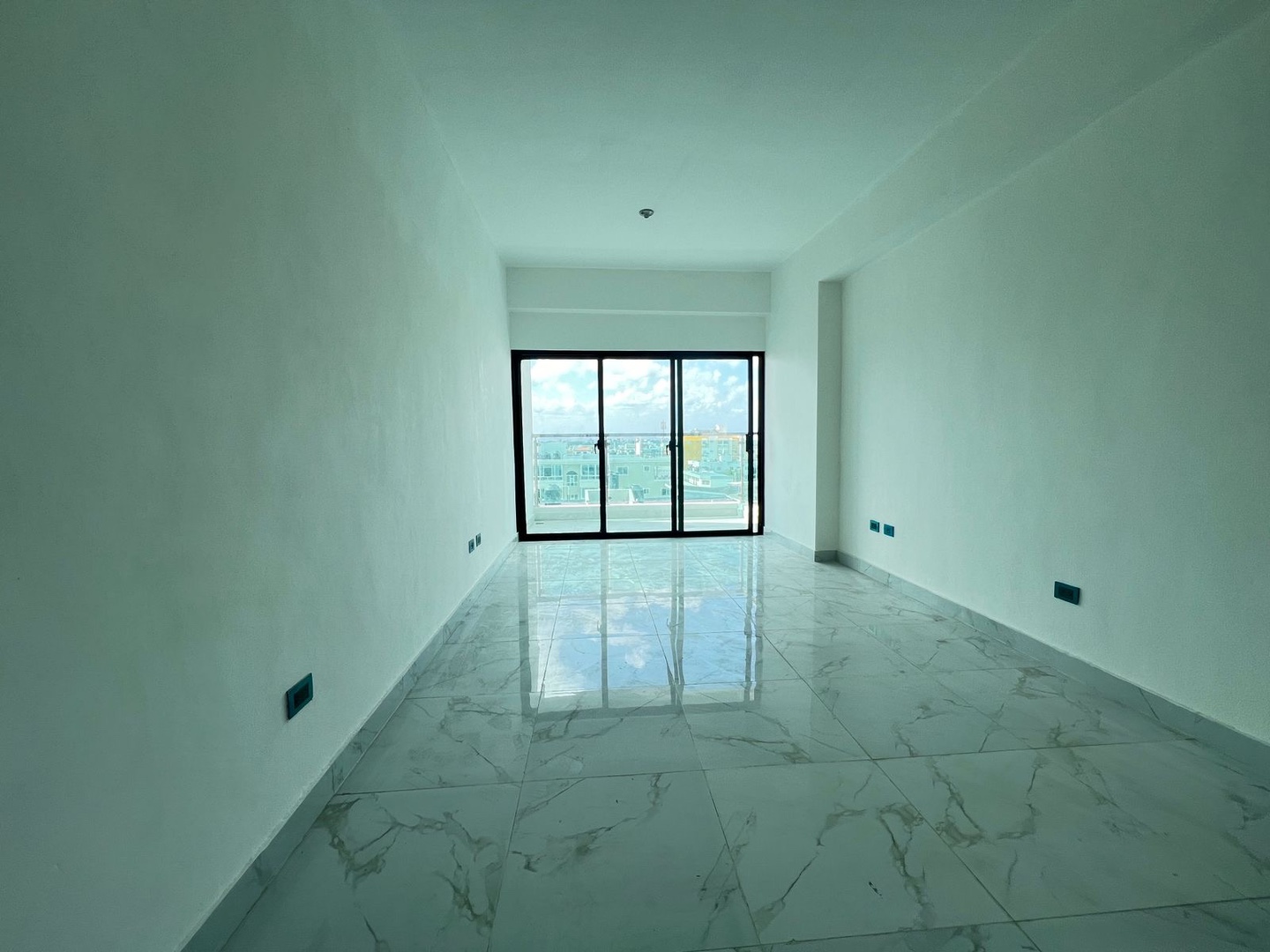 apartamentos - Vendo en el millón piso 6 dos habitaciones dos parqueos techados balcón 2.5 baño 1