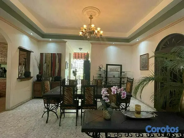 casas - VENDO Hermosa Casa Colonial Ubicada En Zona Exclusiva de Gazcue 
CODIGO: PD168
 6