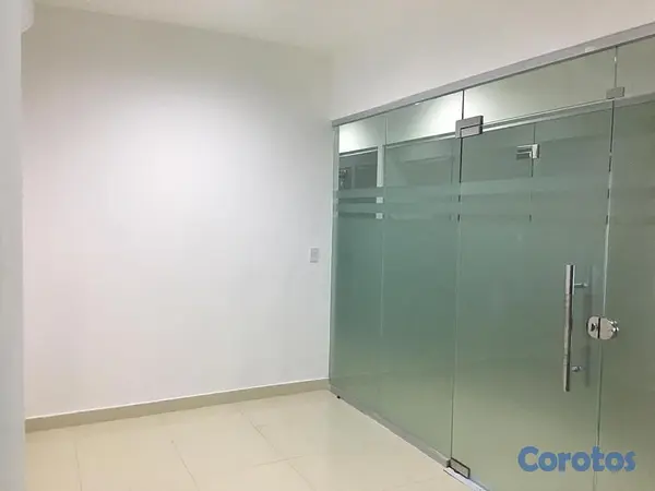 oficinas y locales comerciales - Oficina en Malecón center 2