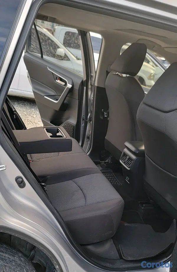 jeepetas y camionetas - TOYOTA RAV4 LE 2019 5