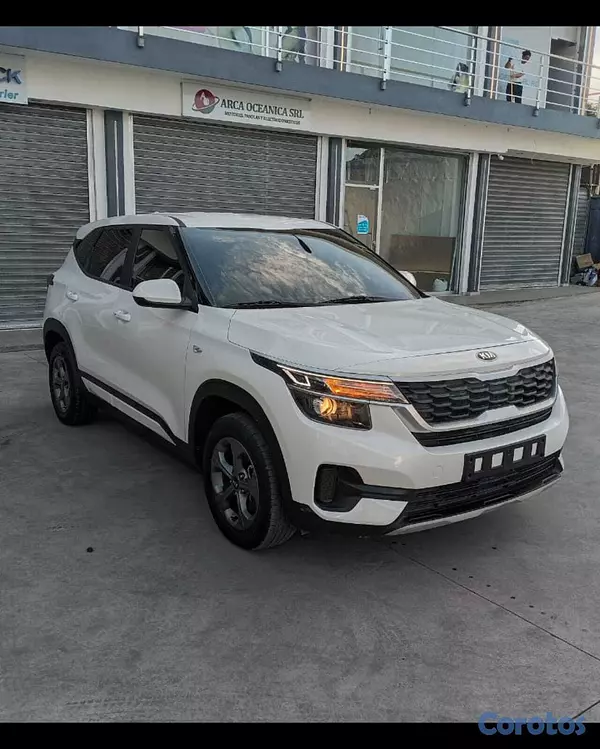 jeepetas y camionetas - KIA SELTOS 2022 BLANCO DIESEL 2