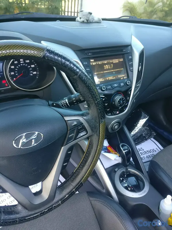 carros - Hyundai Veloster 2013 10