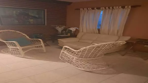 casas - Vendo casa de  2 niveles en La Jacobo Majluta 9