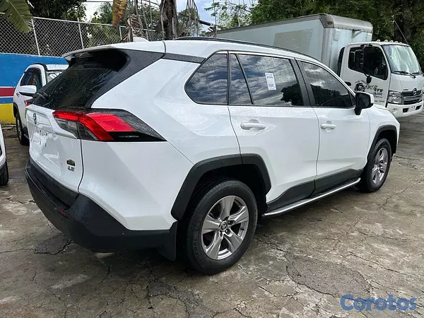 jeepetas y camionetas - Toyota Rav4 LE año 2021 recién importado  2