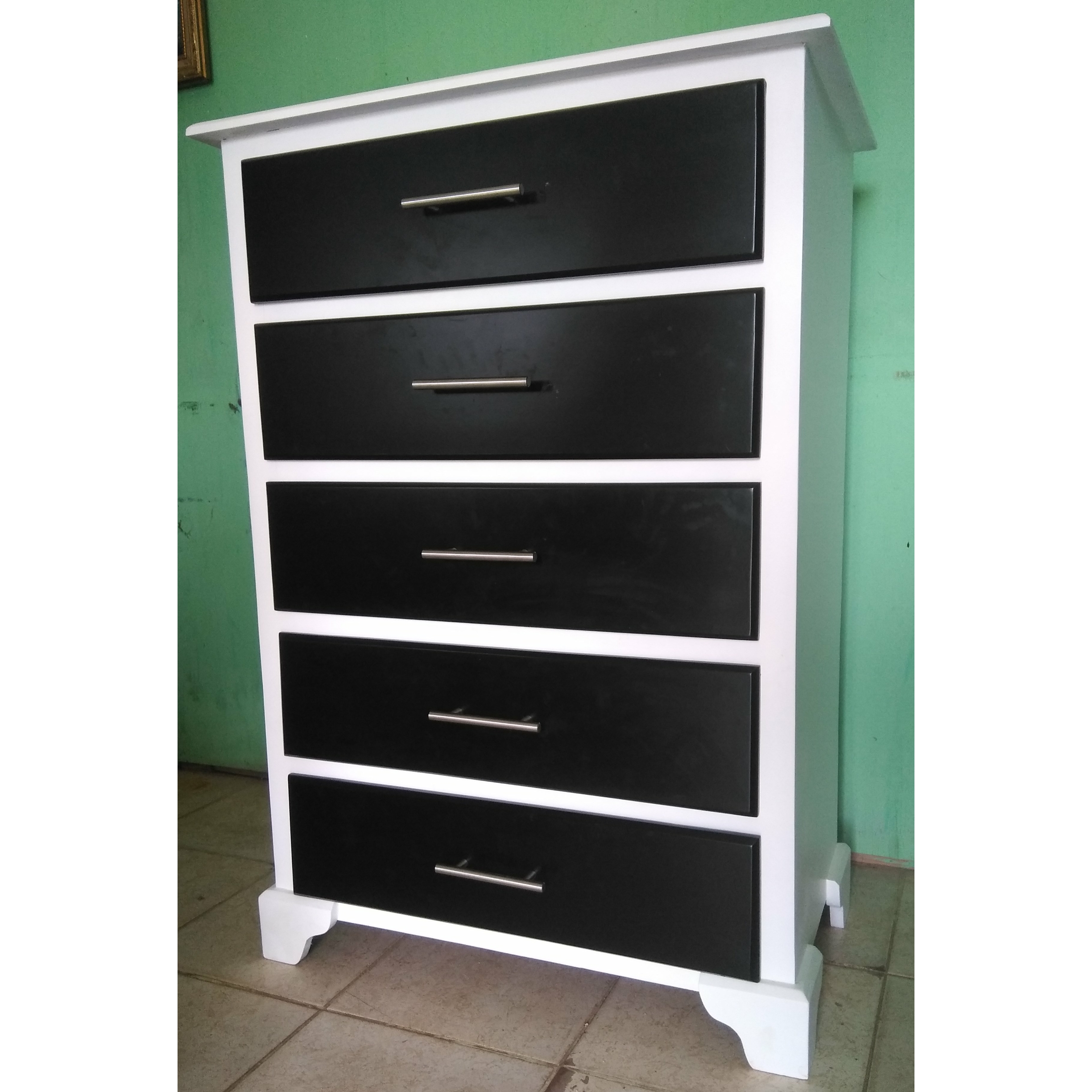muebles y colchones - Closet ropero de cinco gavetas negro y blanco  1
