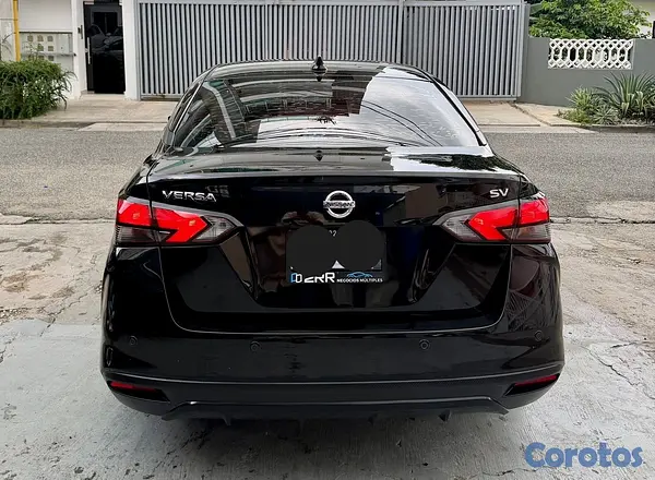 carros - Nissan Versa SV 2020 5