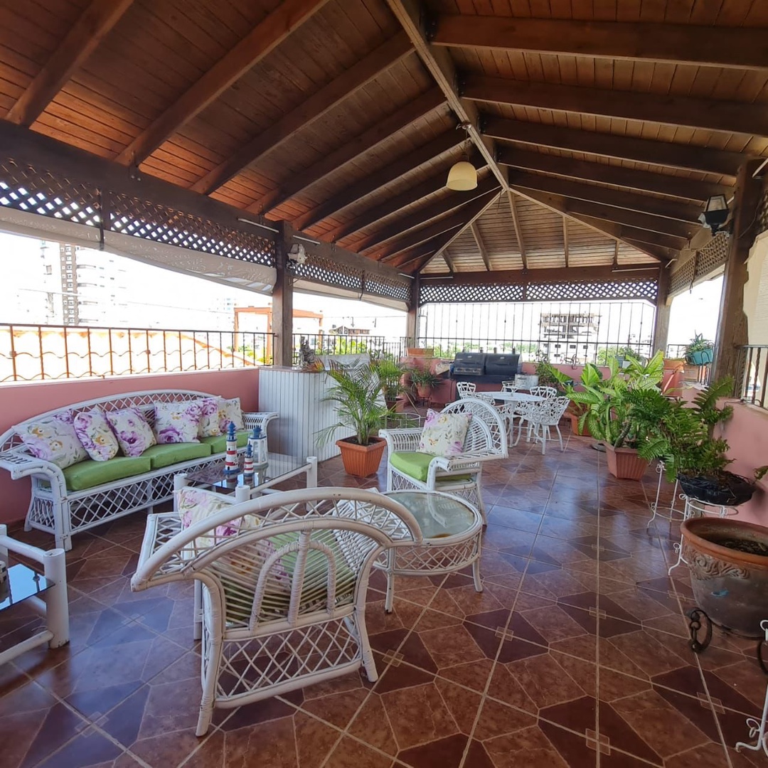 apartamentos - *Vendo pent house de 3 niveles en Alma Rosa 1ra*  *360m2   10.5 millones* 4