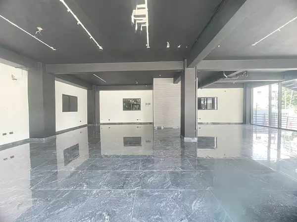 oficinas y locales comerciales - Alquiler local en Primer nivel 5