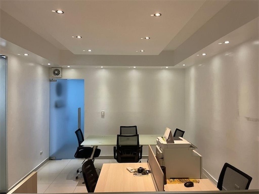oficinas y locales comerciales - Local amoblado en el millon 2